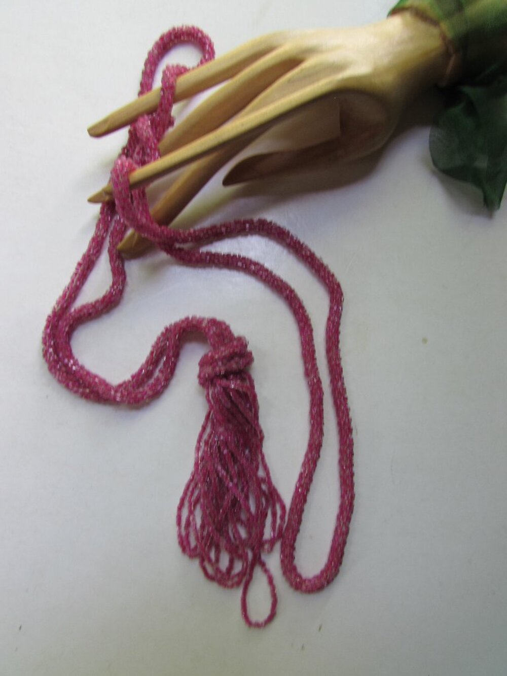 Flapper Style Lariat Necklace Fuchsia Beads & Tassel